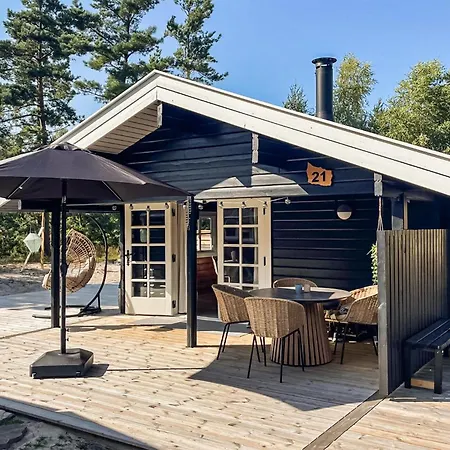 2 Bedroom Nice Home In Aakirkeby Holiday home Vester Somarken