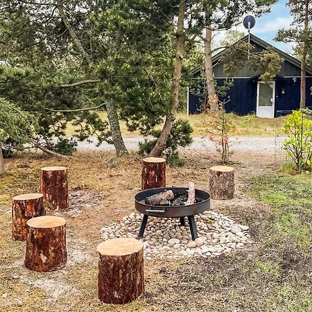 2 Bedroom Nice Home In Aakirkeby Holiday home